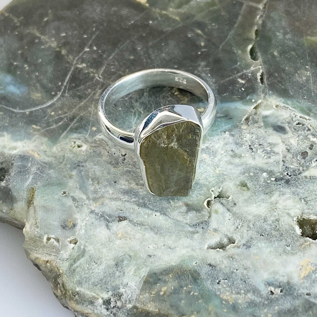 Labradorite raw crystal silver ring - Love To Shine On