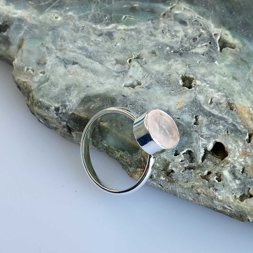 Rose quartz oval silver ring - Love To Shine On