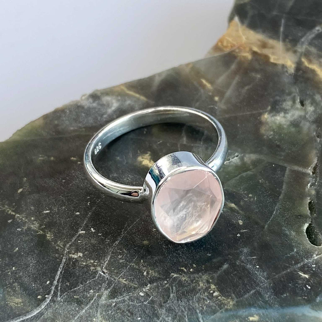 Rose quartz oval silver ring - Love To Shine On